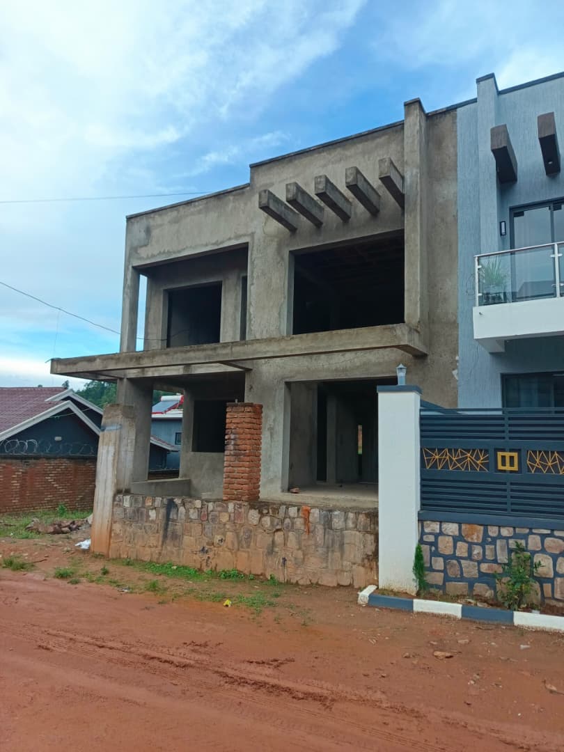A 6 Bedroom Duplex House For Sale At Kibagabaga, Kigali, Rwanda